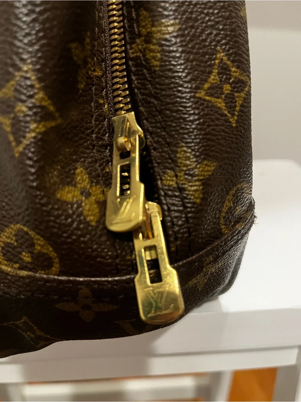 Louis Vuitton Deauville handbag in monogram canvas